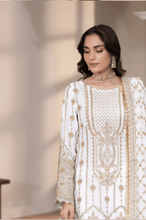 5282 - Luxe Wardrobe